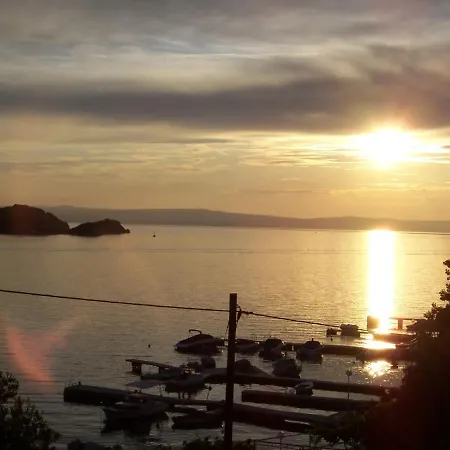In With Sea View, Terrace, Air Conditioning, Wifi 4552-10 * Supetarska Draga